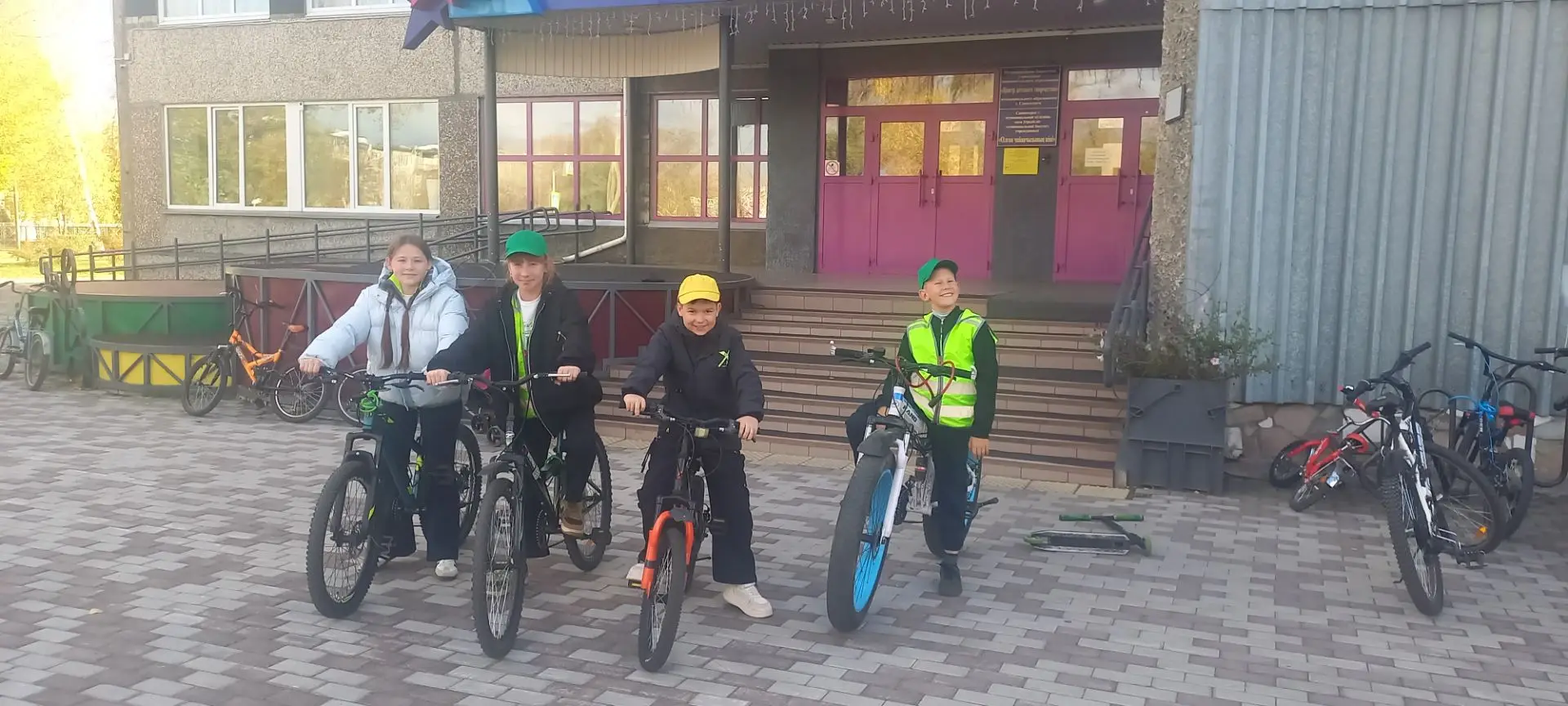 Команда ЮИД "Автостоп" МБОУ СОШ №2 приняла участие в ежегодном городском конкурсе юных ...