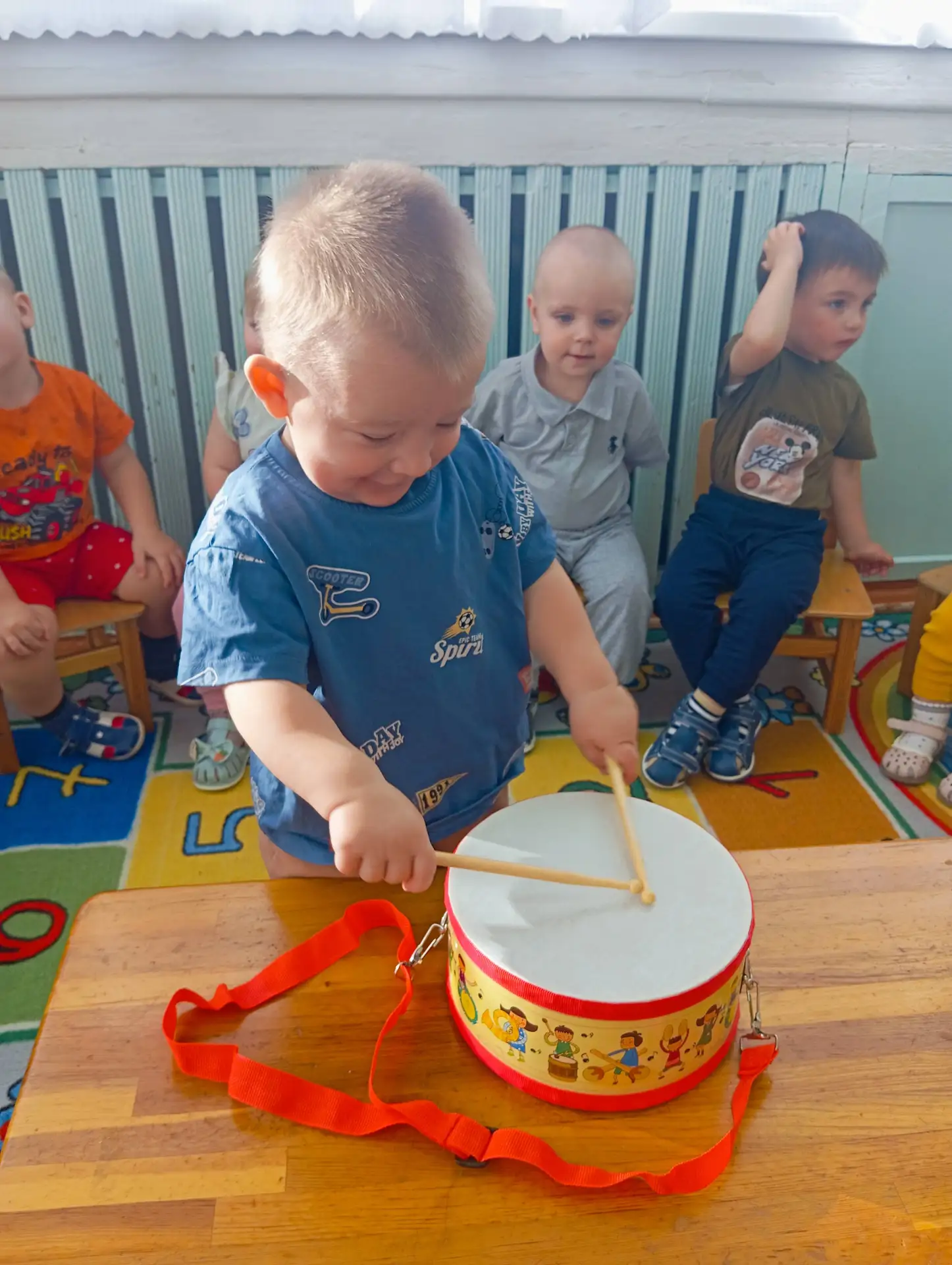 Сегодня в группе «Солнышко» — день большой музыки! 🥁