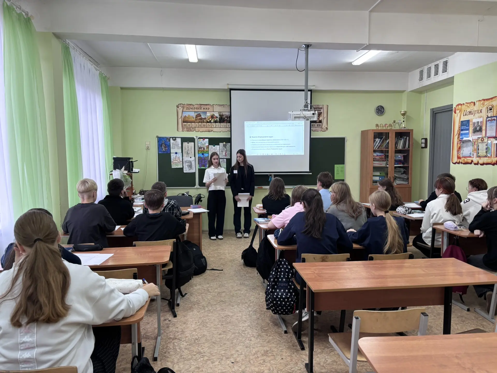 Сегодня в коридорах Светогорской школы было непривычно шумно, но не от привычной школьн...