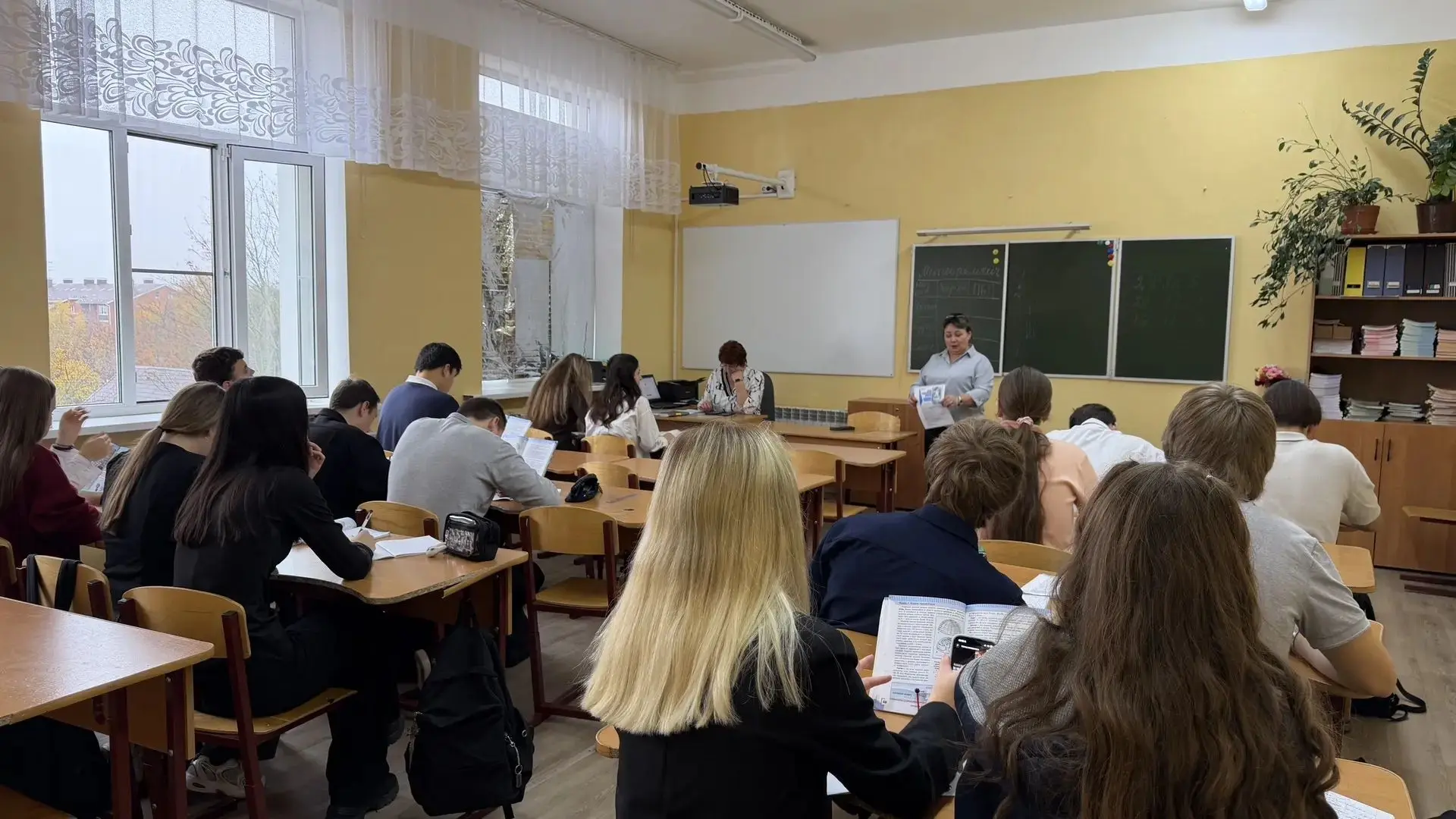 15 октября для учеников выпускных классов нашей школы прошла профориентационная встреча...