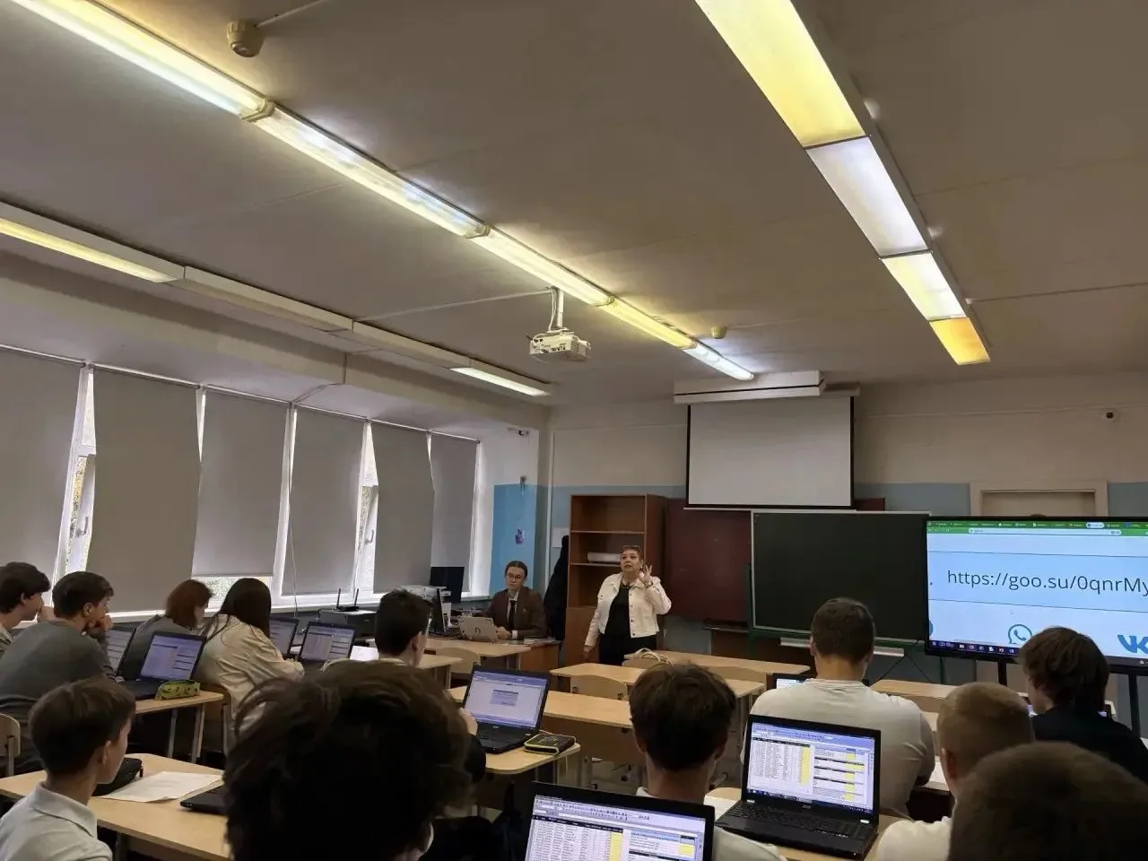 14 октября преподаватели и студенты Дмитровского техникума провели для школьников СОШ N...