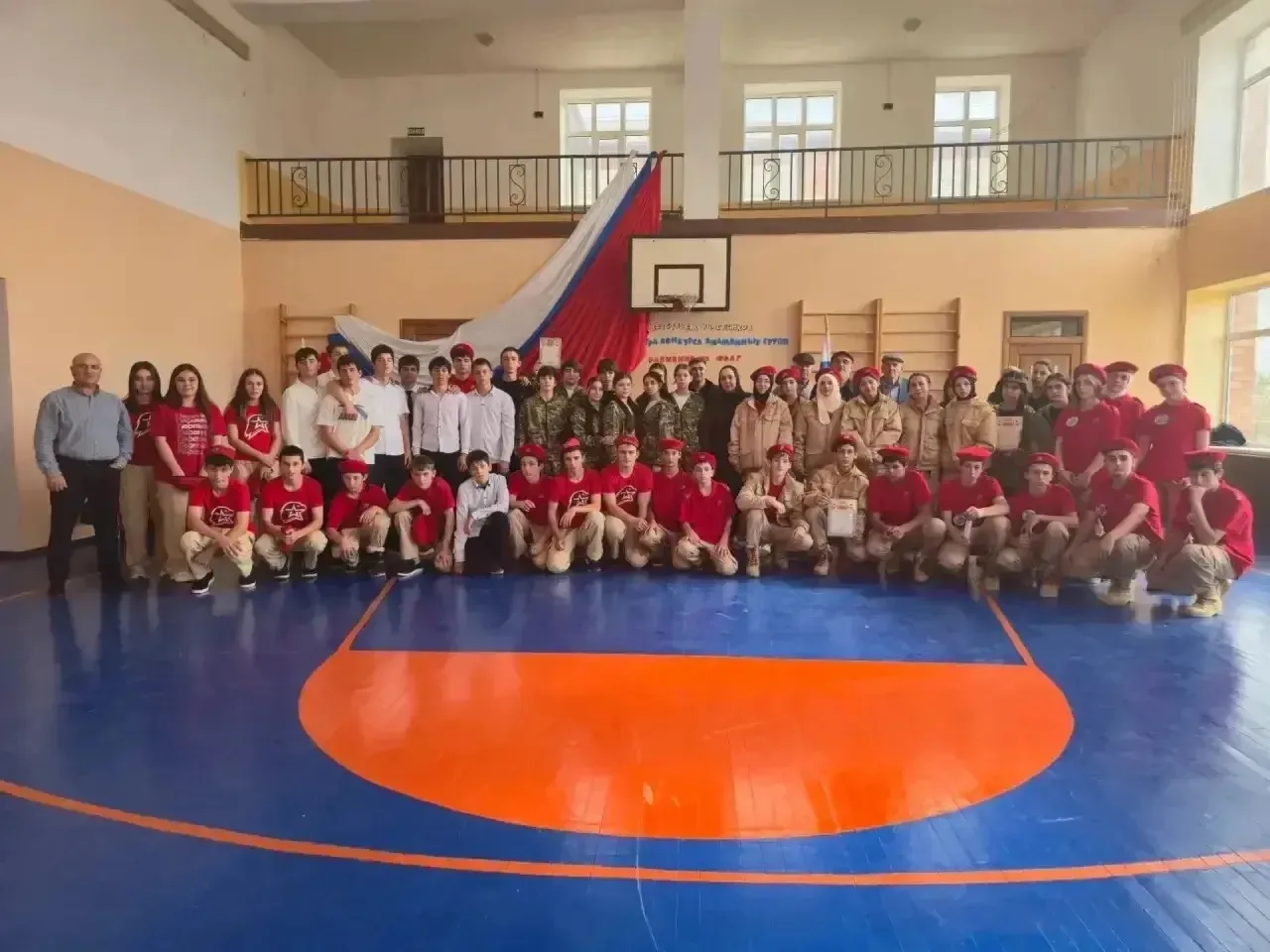 📃В Новолакском районе прошел муниципальный этап конкурса «Равнение на флаг»