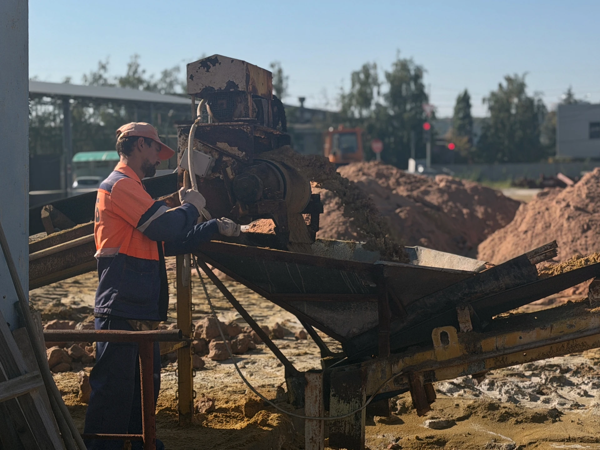 ❄ Готовимся к зиме: запас противогололёдных материалов формируется