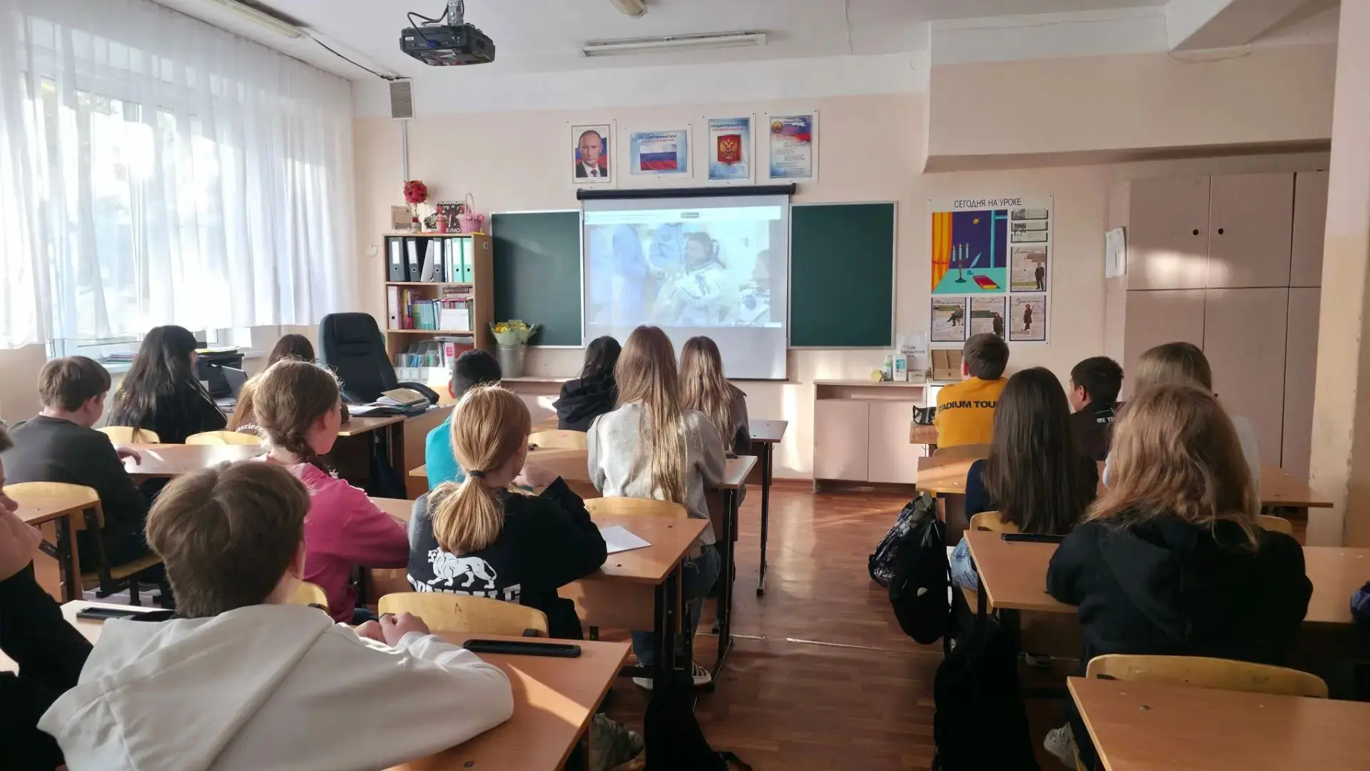 Просмотр короткометражного документального фильма "Герои нашего времени, истории, котор...