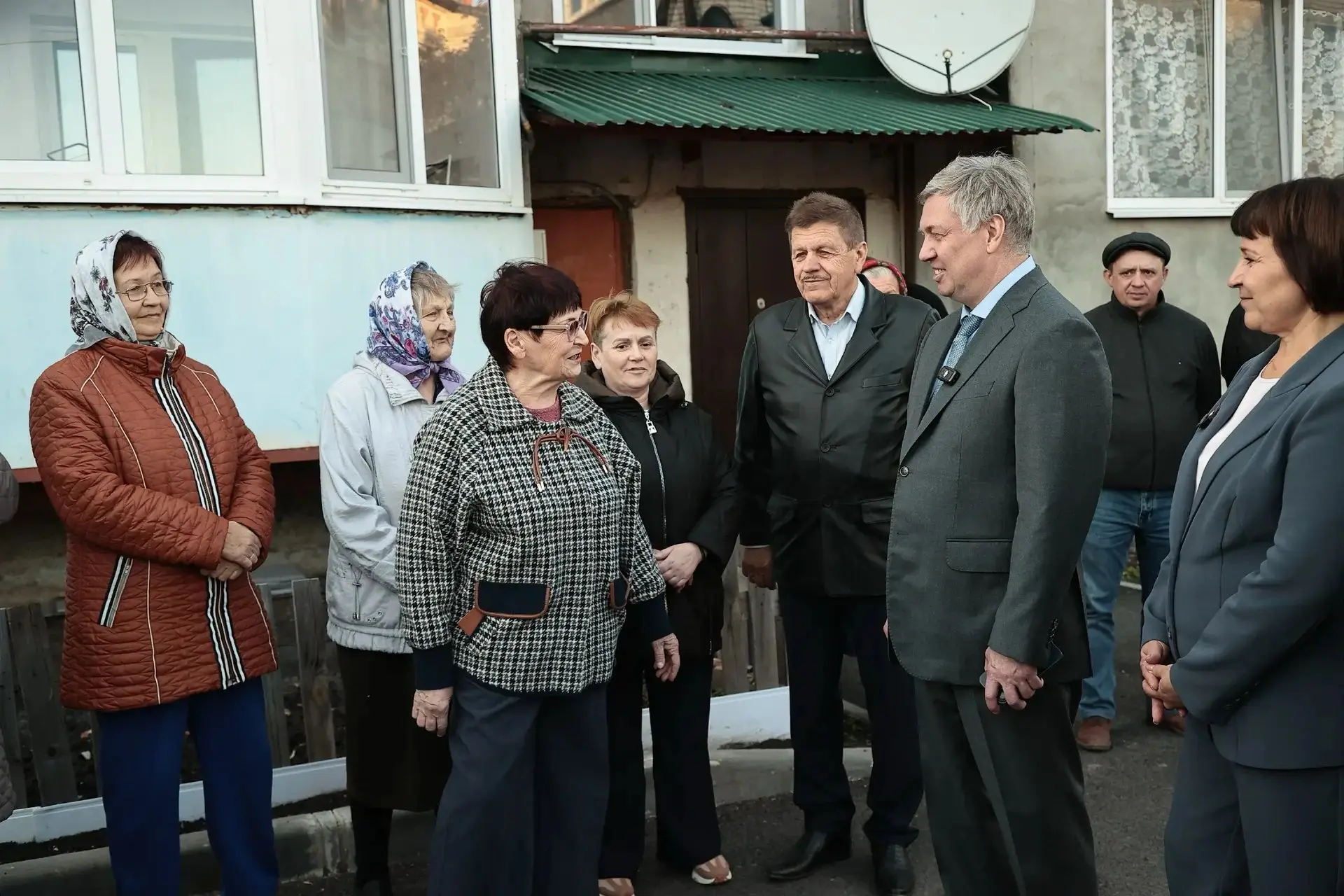 Губернатор Алексей Русских Вешкайма районында эш сәфәрендә булды. Регион башлыгы халык ...