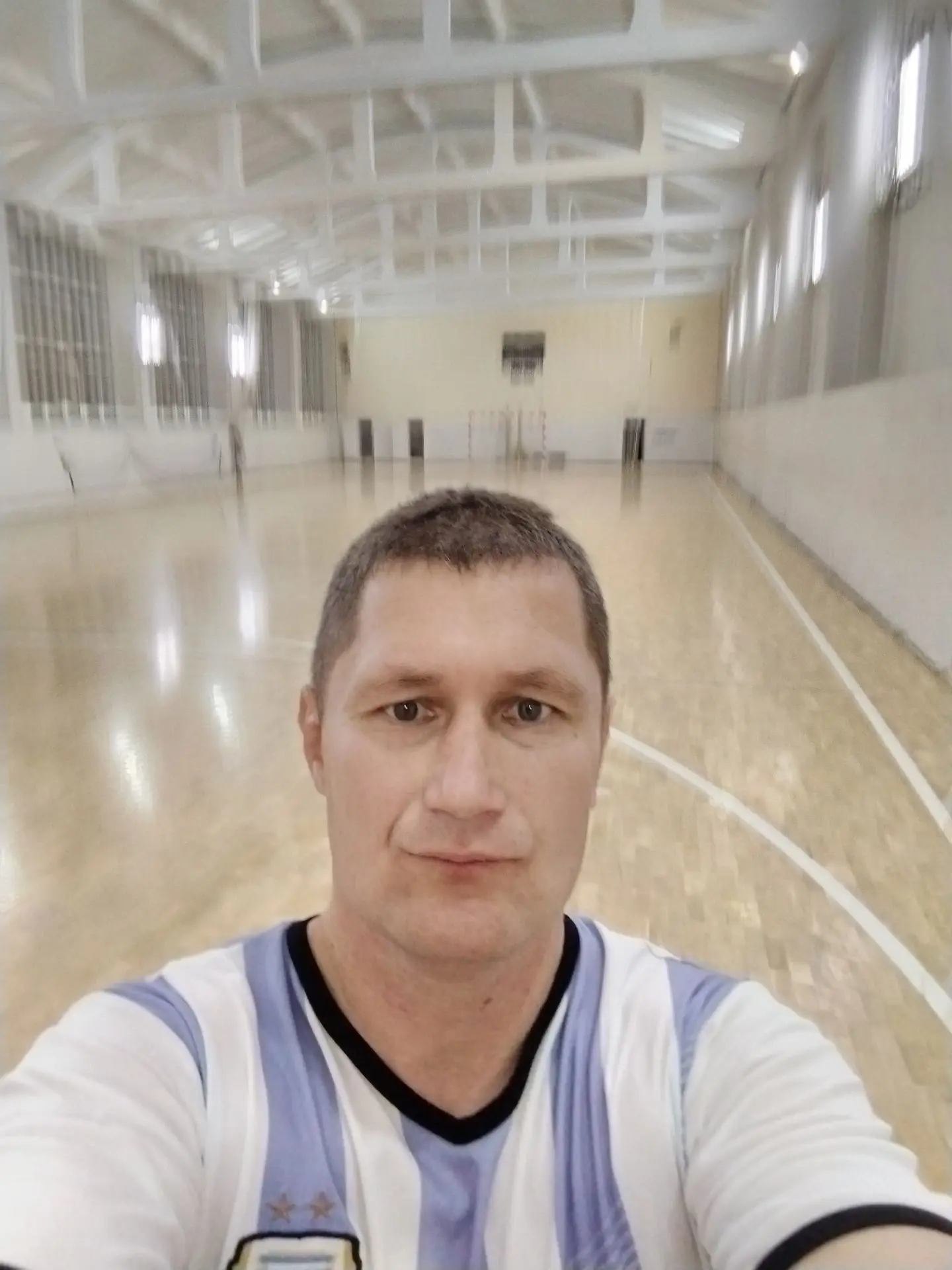 Соревнования- соревнованиями, футбол - футболом! Баня - баней! И бассейн- бассейном! Де...