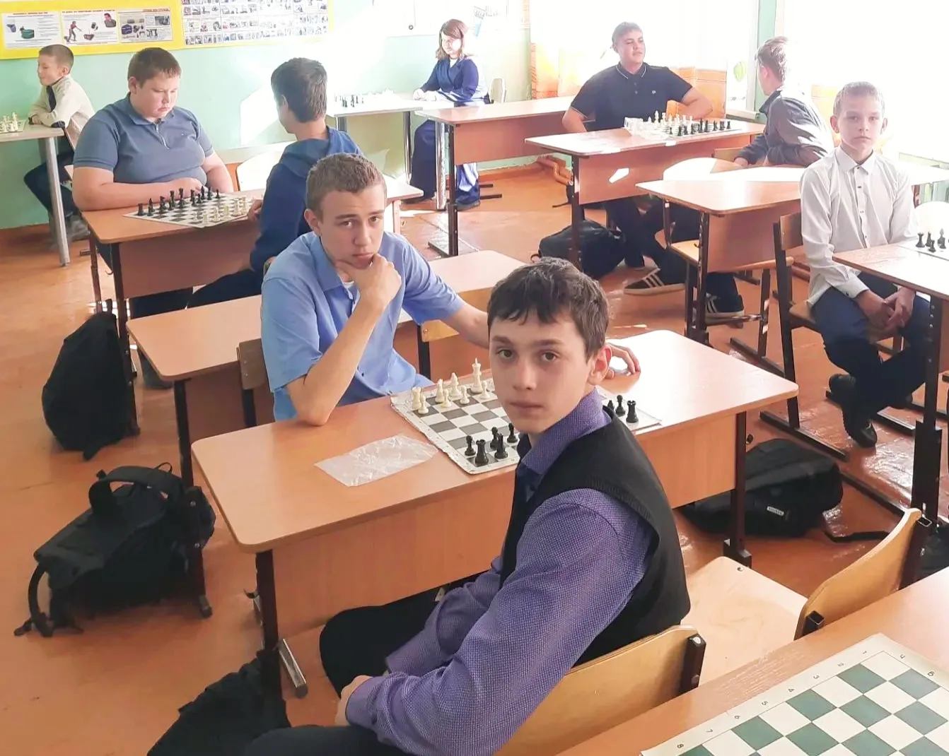 ♟️ Тишина в классе — напряжение на шахматной доске! 🧠✨