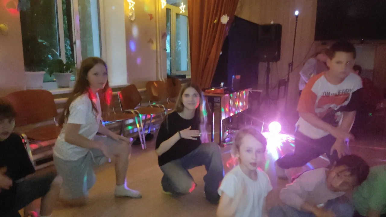 🎉 Последняя дискотека 2‑й оздоровительной летней смены! 🎉