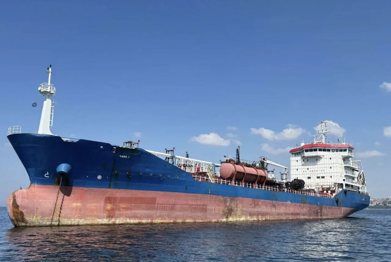 Танкер с нефтепродуктами атакован у Сулины, Румыния.
