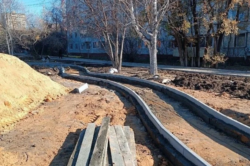 🌳 В Благовещенске начали благоустраивать сквер на улице Василенко