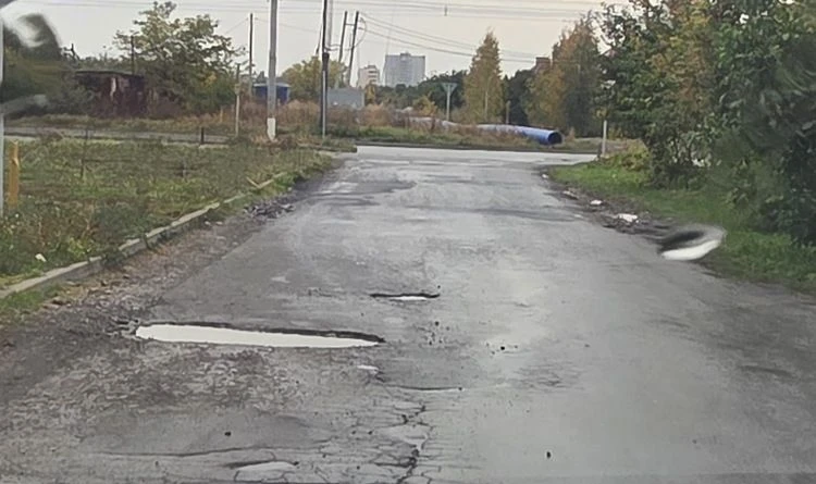 На ремонт денег не нашлось: таганрожцам рассказали отремонтируют ли дорогу на 3-м Новом