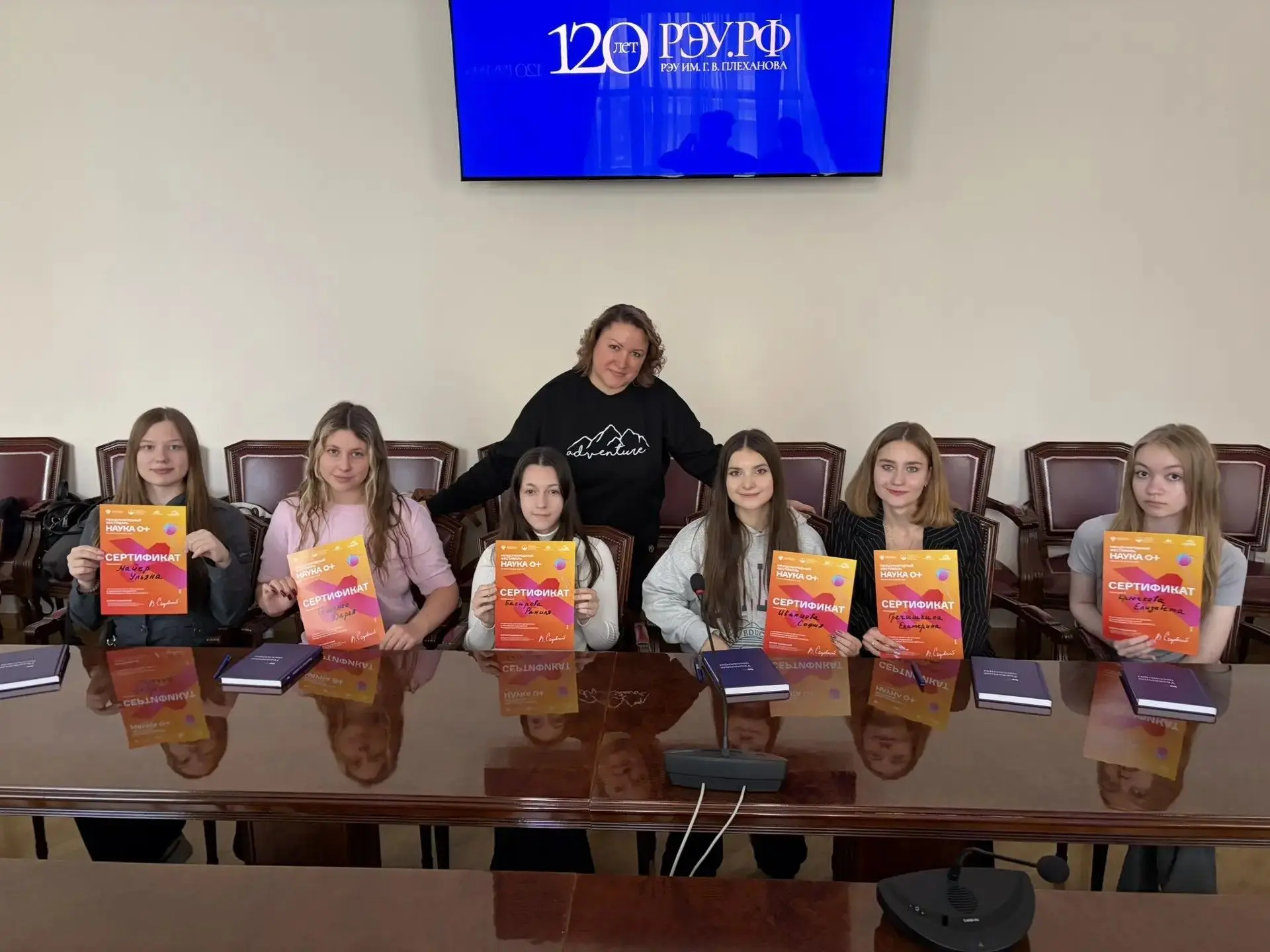 10-й класс — это переломный момент, когда на первый план выходит вопрос «Кем быть?». В ...