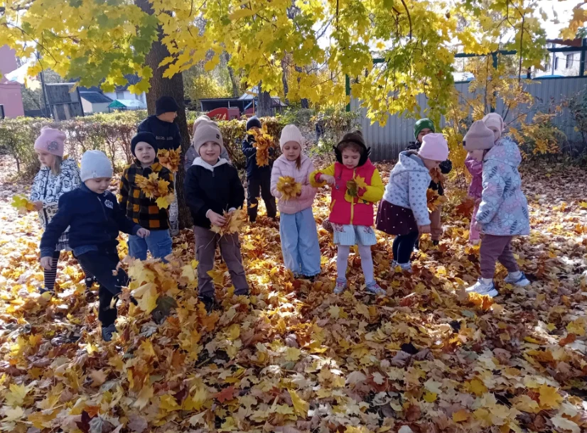 Осенние прогулки в детском саду: время открытий и радости! 🍂Осень — волшебное время, к...