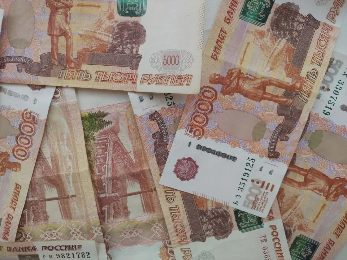 Студентки в Иванове потеряли почти 500 тысяч рублей