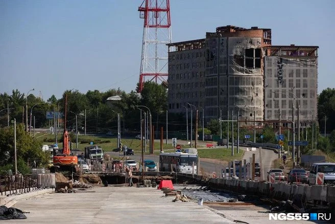 🥲 Работы на мосту у Телецентра отстали почти на полгода. Эту новость на нашем сайте и ...