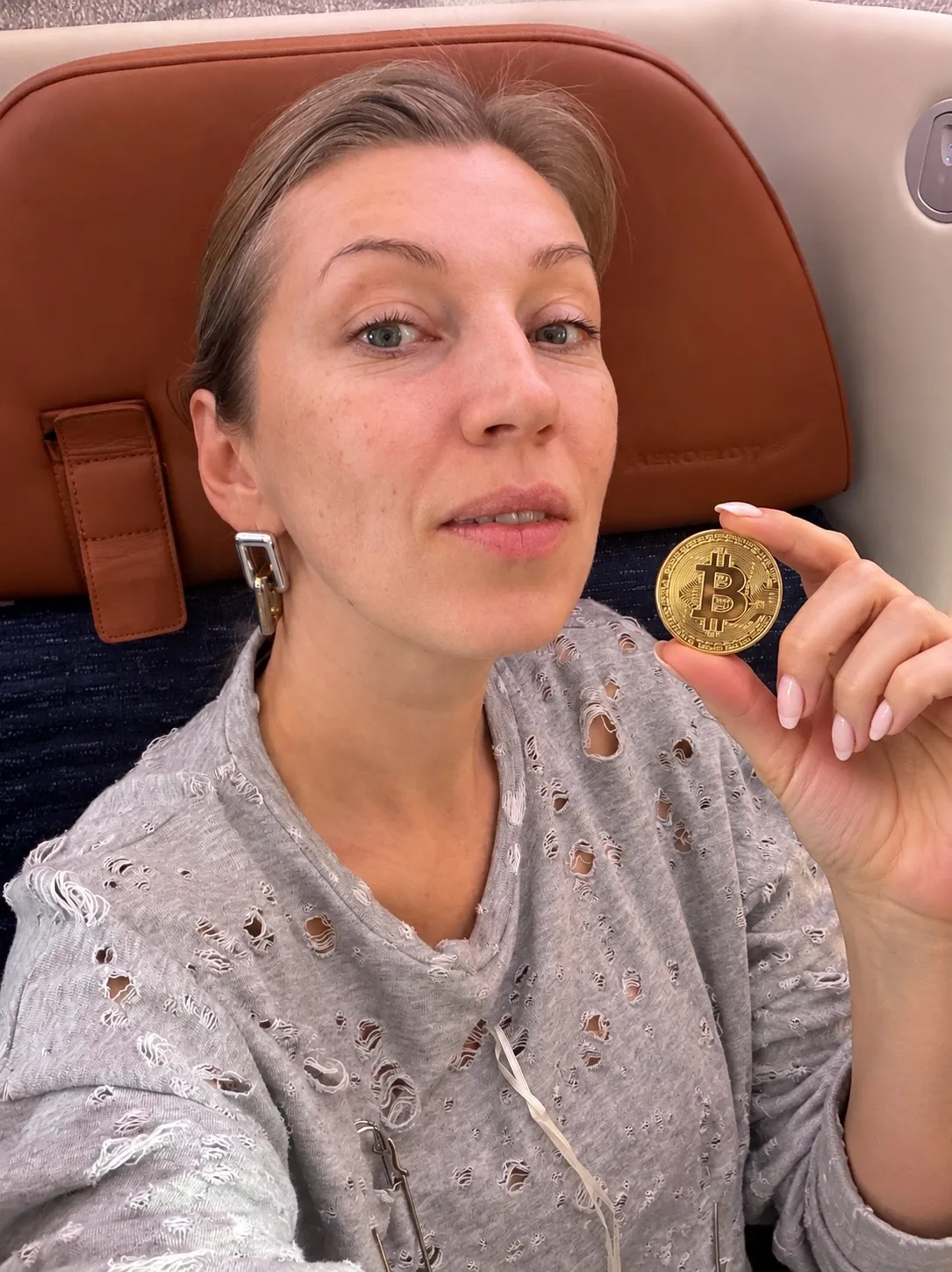 КРИПТОВАЛЮТА В ПУТЕШЕСТВИЯХ — СОВРЕМЕННОЕ «ЗОЛОТО»? ✈️