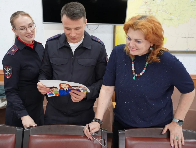 Взгляд из детства: в МВД по Республике Коми выбрали лучшие рисунки о родителях-полицейских