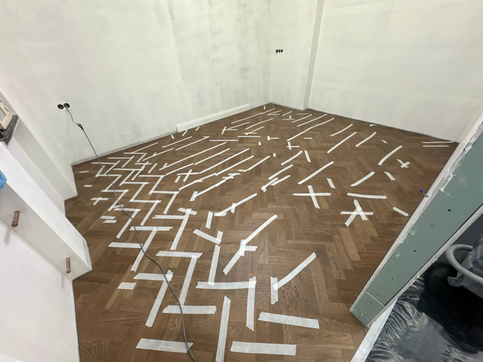 Укладка паркета, процесс.