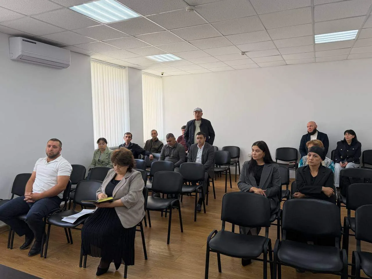 Сегодня глава Ногайского района Рустам Кумратов провел еженедельное планерное совещание...