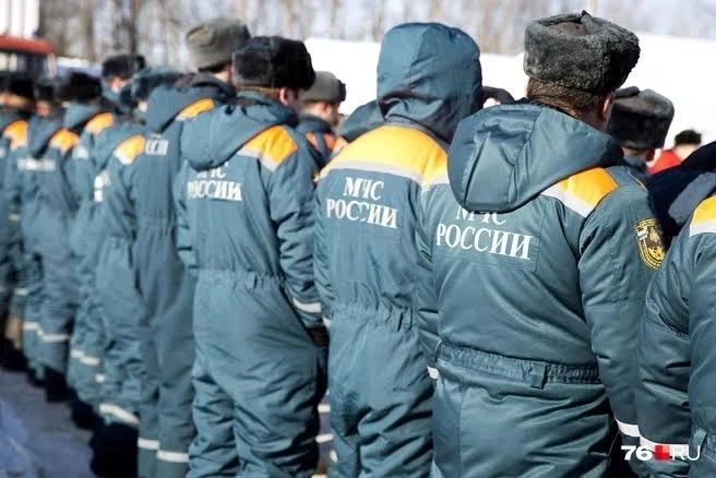 МЧС предложило привлекать военнослужащих запаса к тушению пожаров после атак ВСУ