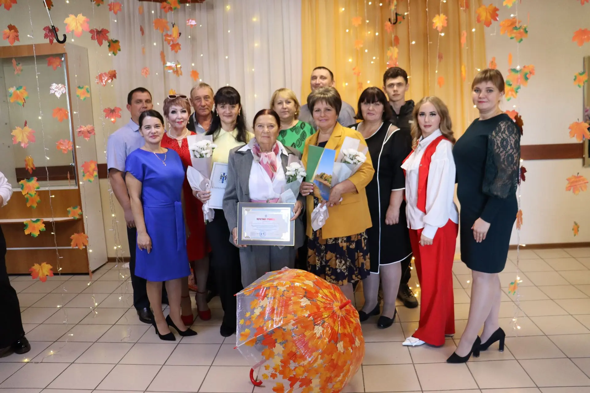 Сегодня свой профессиональный праздник отмечает коллектив венгеровского Дома детского т...