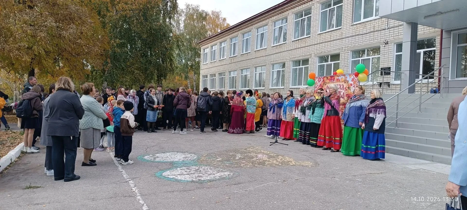 Шум, смех и запах пирогов — в Новоуренской школе прошла Покровская ярмарка!