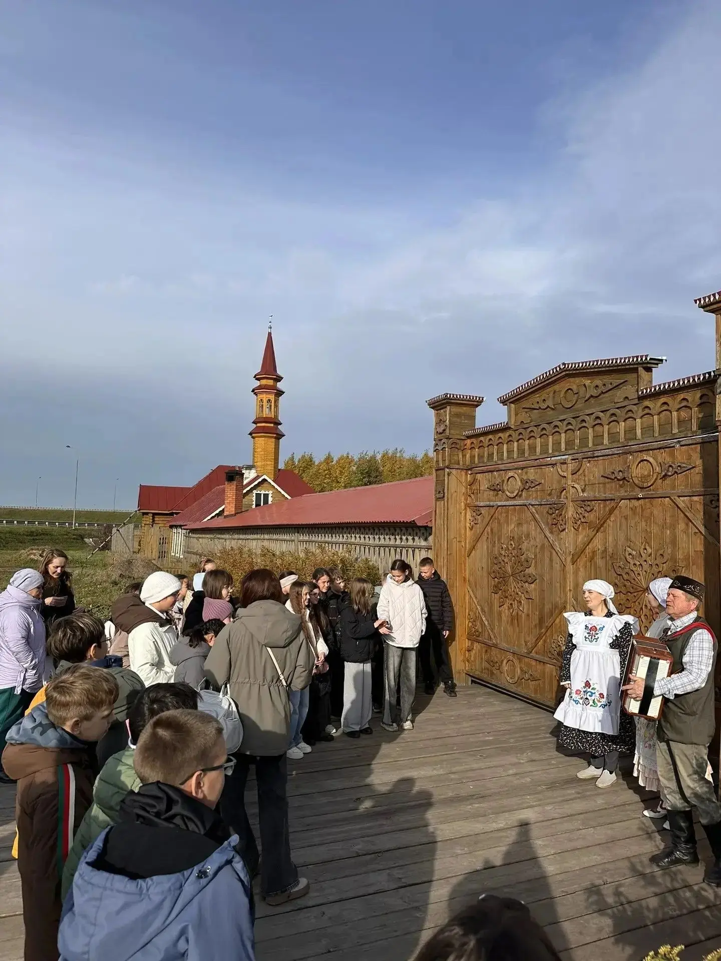 На выходных родители 5Г класса организовали для детей поездку в этнодеревню «Татар авыл...
