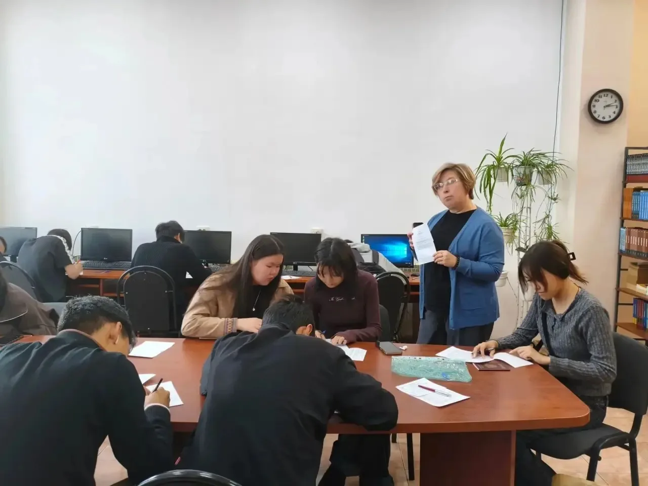 📚 Студенты ЯИПК — теперь читатели Национальной библиотеки РС(Я)!