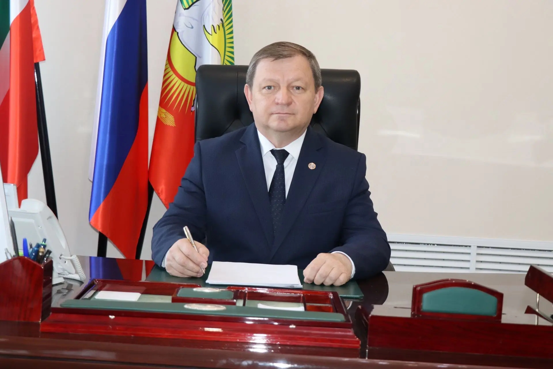 Уважаемые труженики и ветераны агропромышленного комплекса!