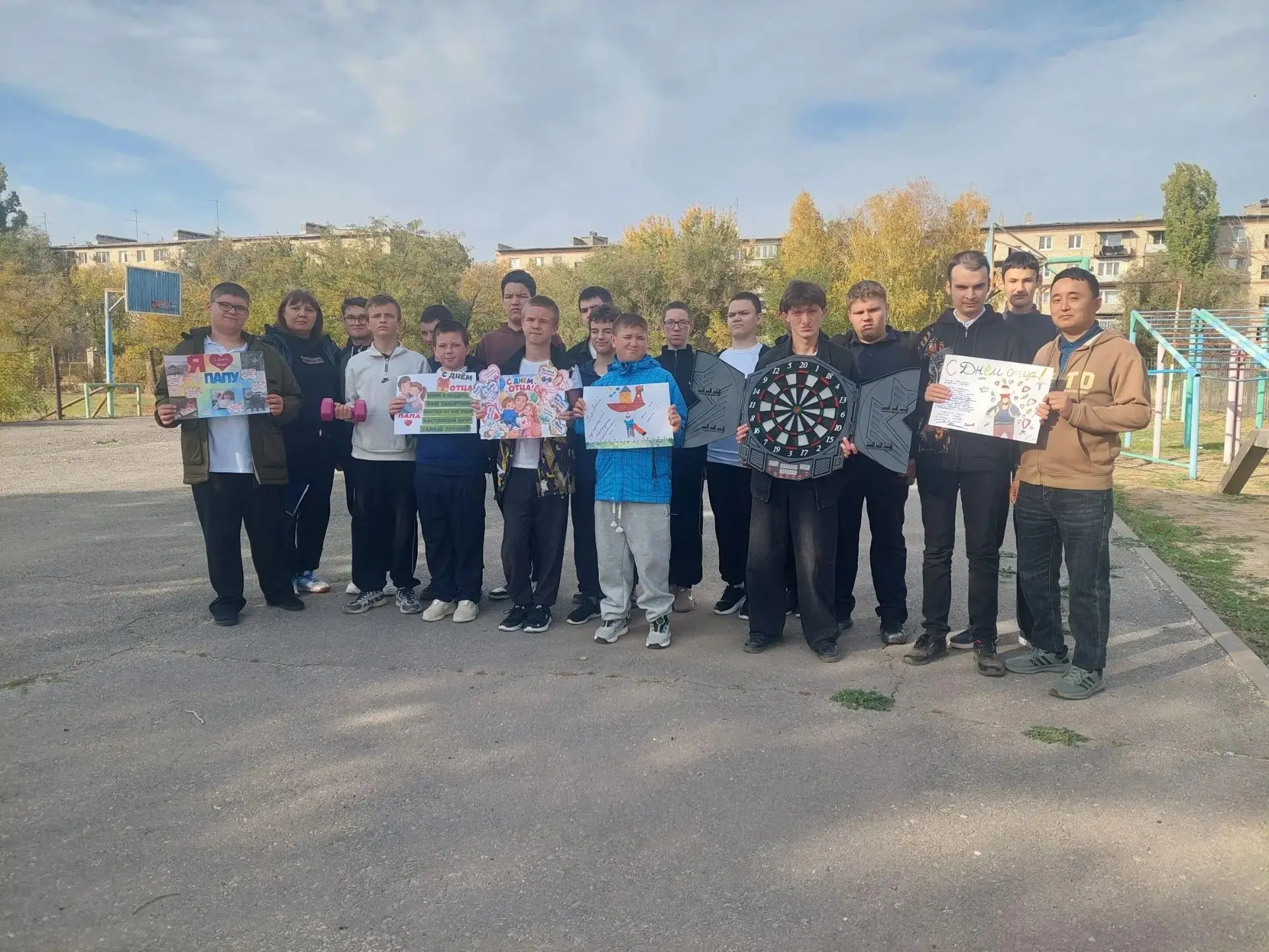 🎉 Ко Дню отца в нашей школе прошли особенные мероприятия! 🎉Мальчики из разных классов...
