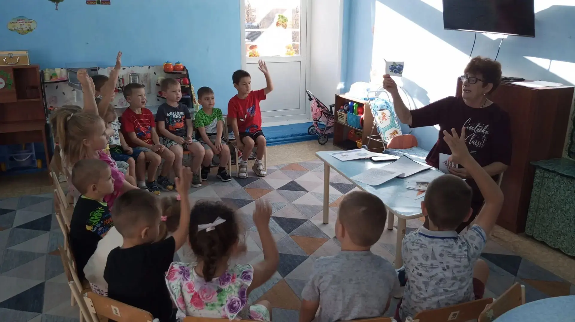 В рамках информационно-профилактического проекта «Жить здорово» сотрудница детской библ...