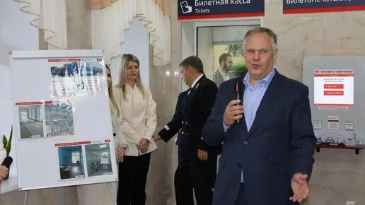 В Новосибирске пассажирам станции ПЛП организовали теплый прием