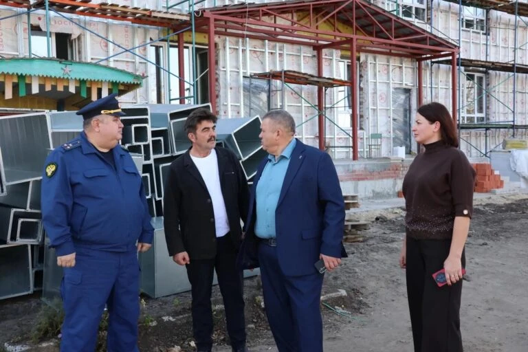 Прокуратура потребовала ускорить завершение ремонта и строительства школ в Комсомольско...