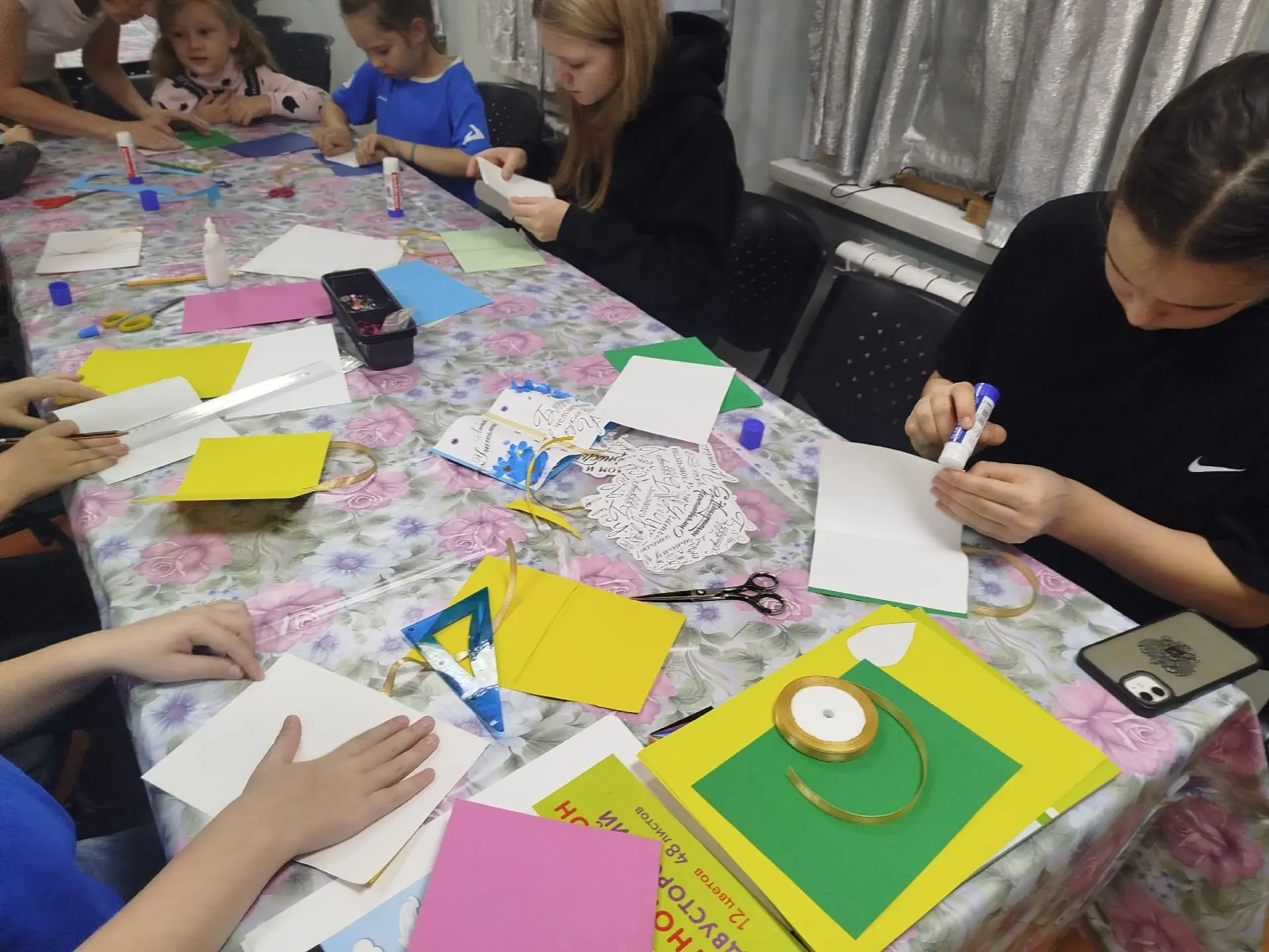 ✨ В Высокомысовском ЦДиТ прошёл мастер-класс, посвящённый Дню учителя