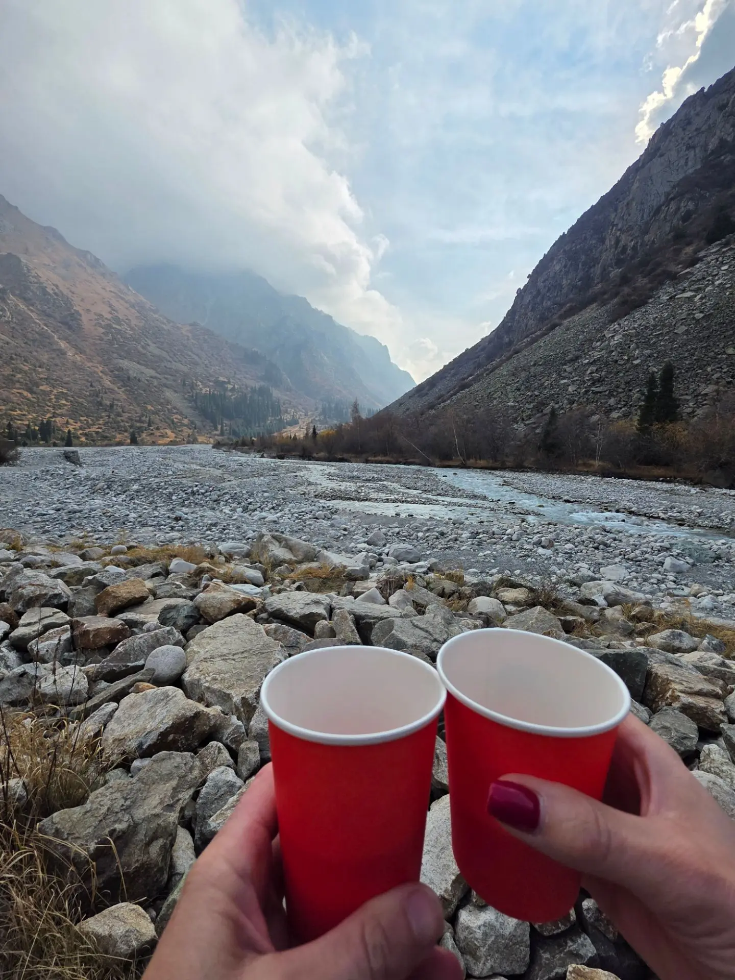 Доброе утро!☕ Пусть пятница шестнадцатого октября будет отличной, а выходные — просто з...