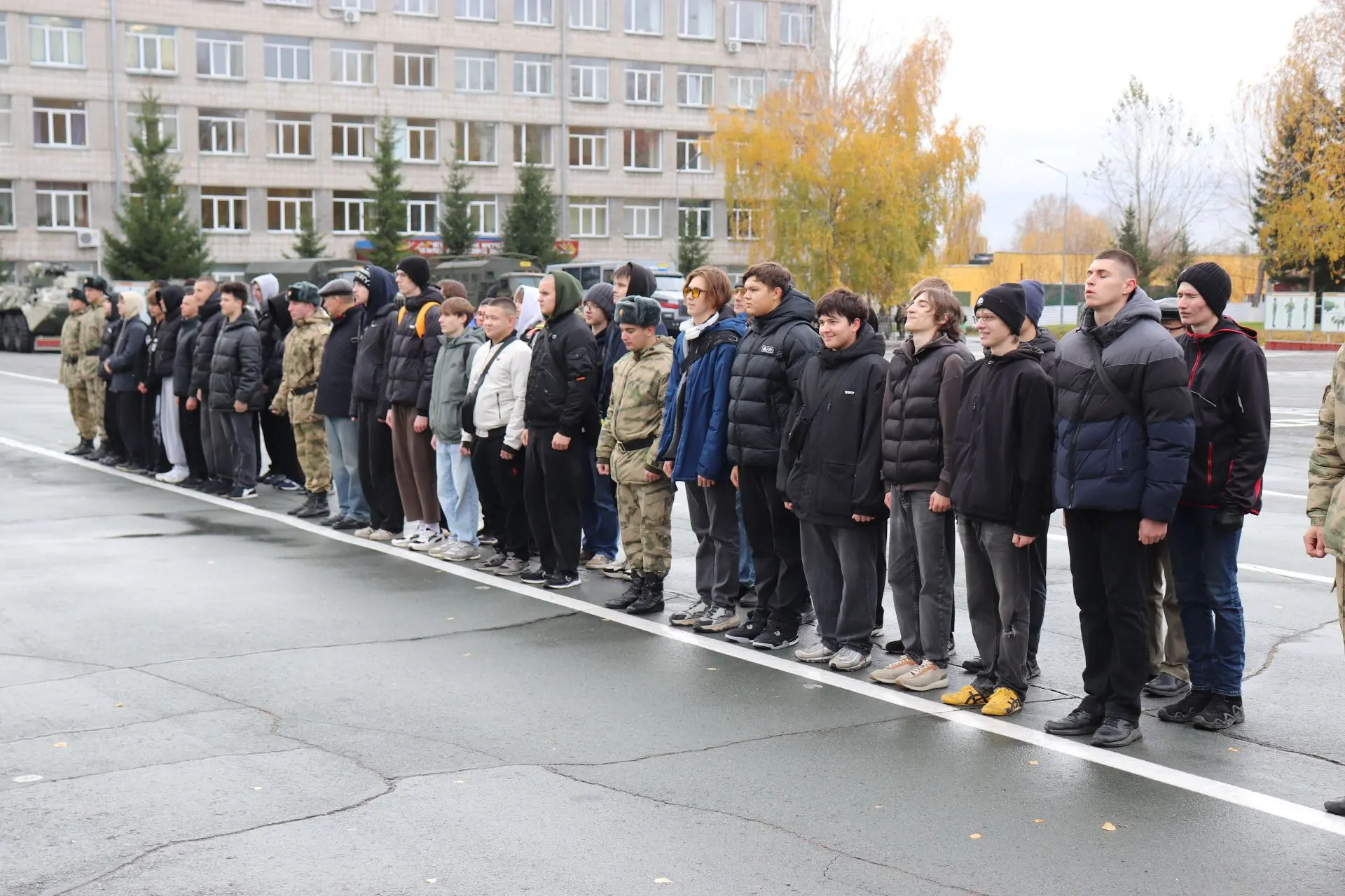 В Новосибирском военном институте состоялся День призывника для молодежи Октябрьского р...