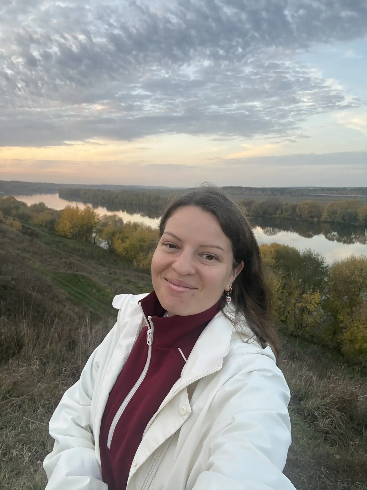 Какая красивая осень, давно не была у нас в парке, дети получше себя чувствуют, батюшка...