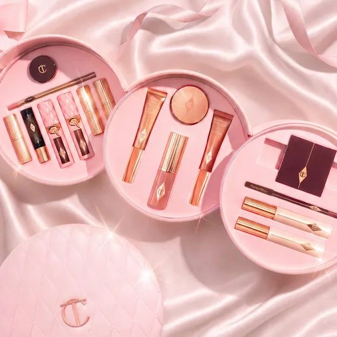Праздничная магия Charlotte Tilbury в одном роскошном наборе 🩷