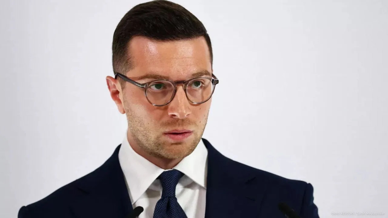 "Эммануэль Макрон разбазаривал деньги французов": глава партии “Национальное объединени...