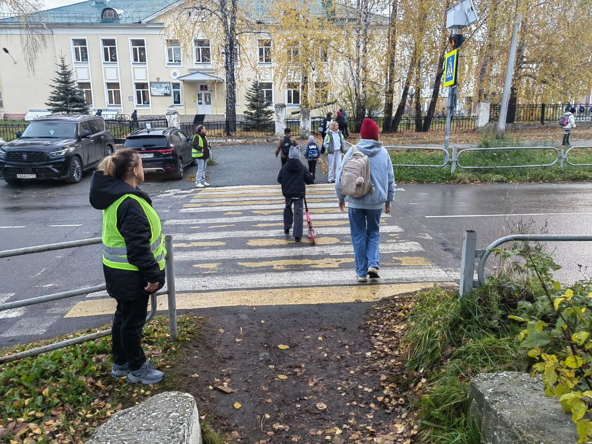 Родительский патруль школы № 27 вышел на дежурство