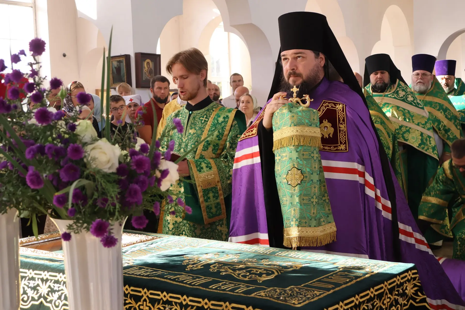 🕯️ Торжественная литургия в храме святых Кирилла и Мефодия города Сальска