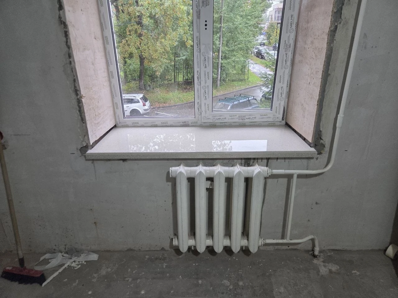 Установили подоконники из акрилового камня в одной из квартир Чебоксар. В квартире сейч...