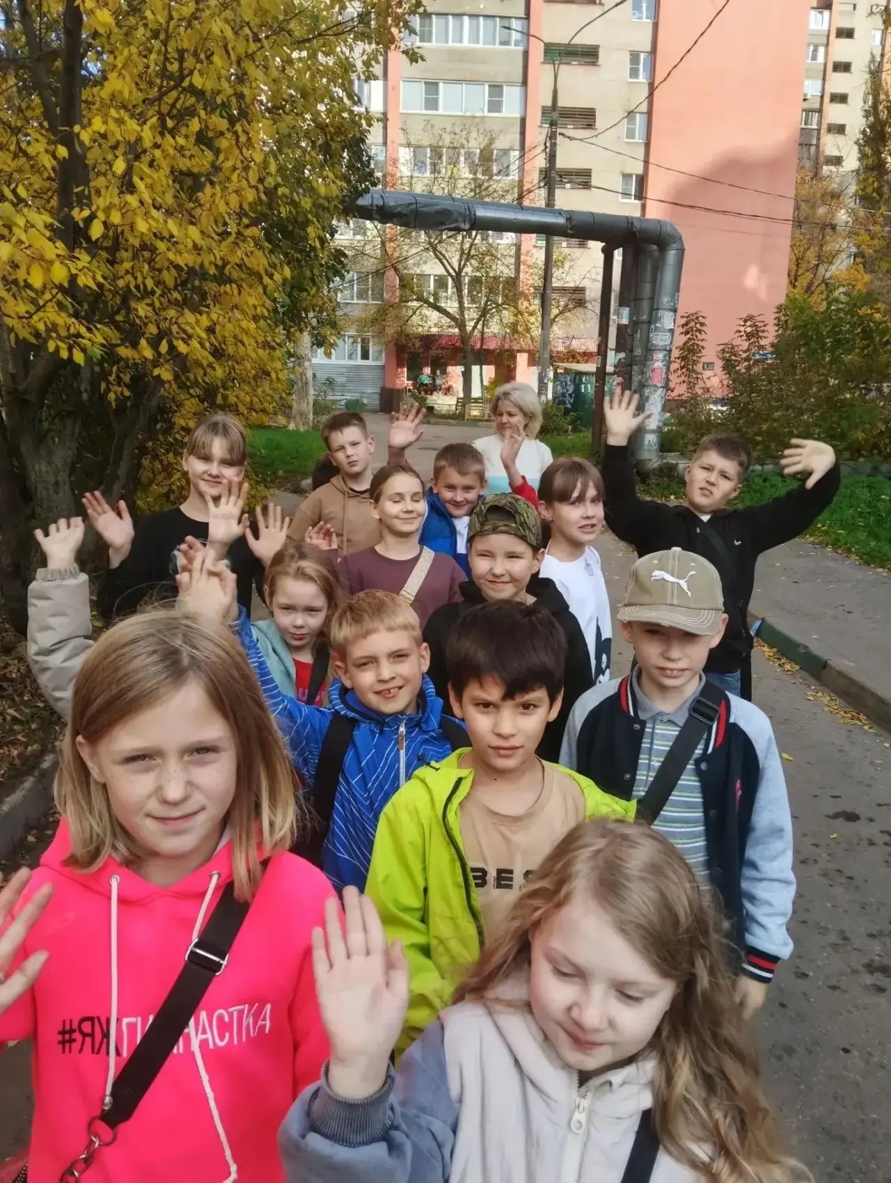 Вчера ученики 3«Б» и 4«Б» классов дружной компанией посетили кинотеатр «Буревестник»! 🍿