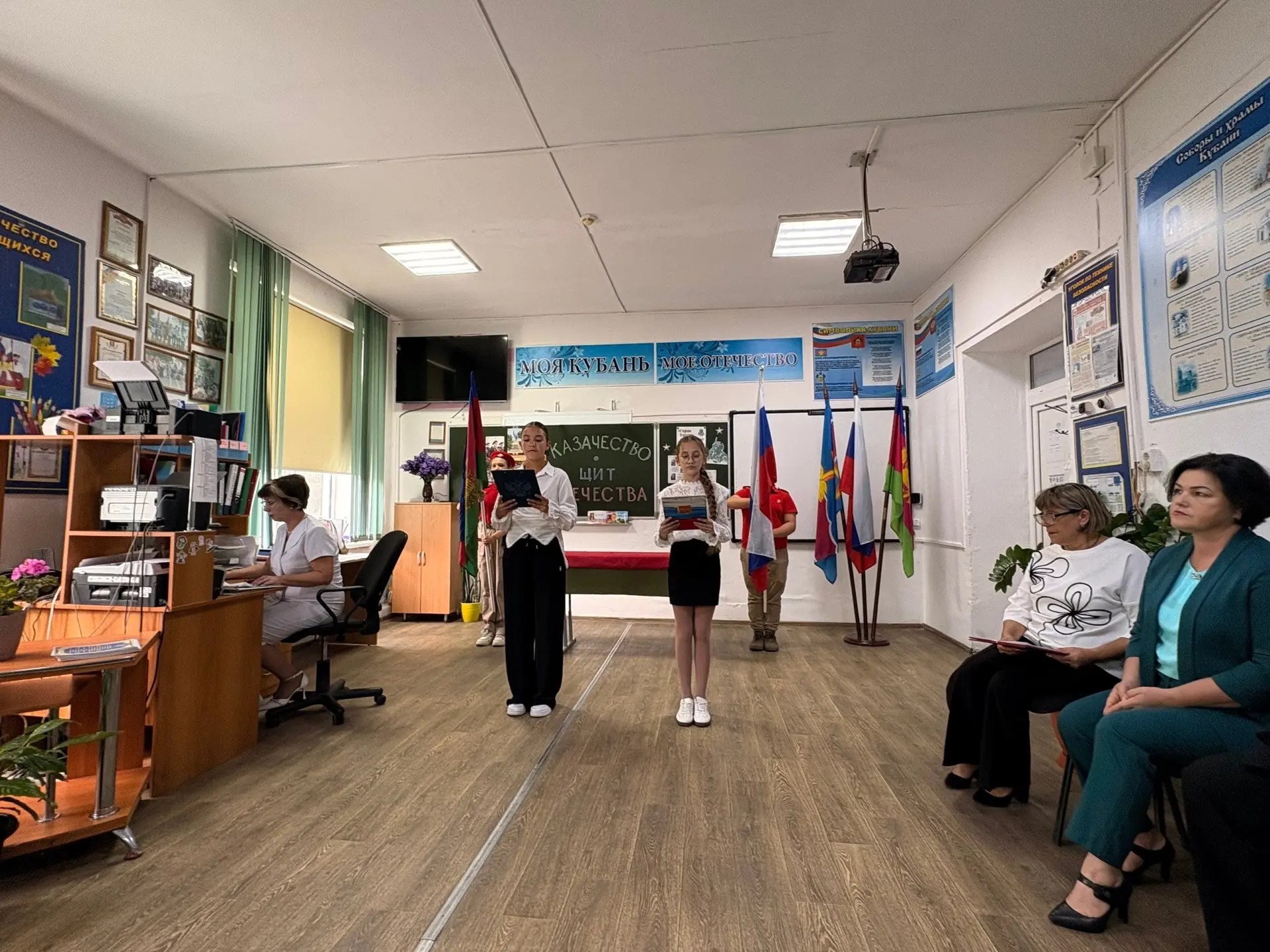 «Парта Героя»: память, которая всегда с нами 🤍💙❤️
