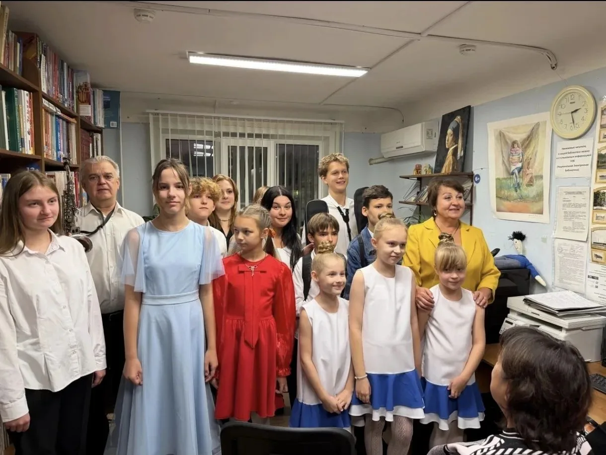 В библиотеке №33 Детская школа искусств 18 г.Воронеж провела литературно-художественную...