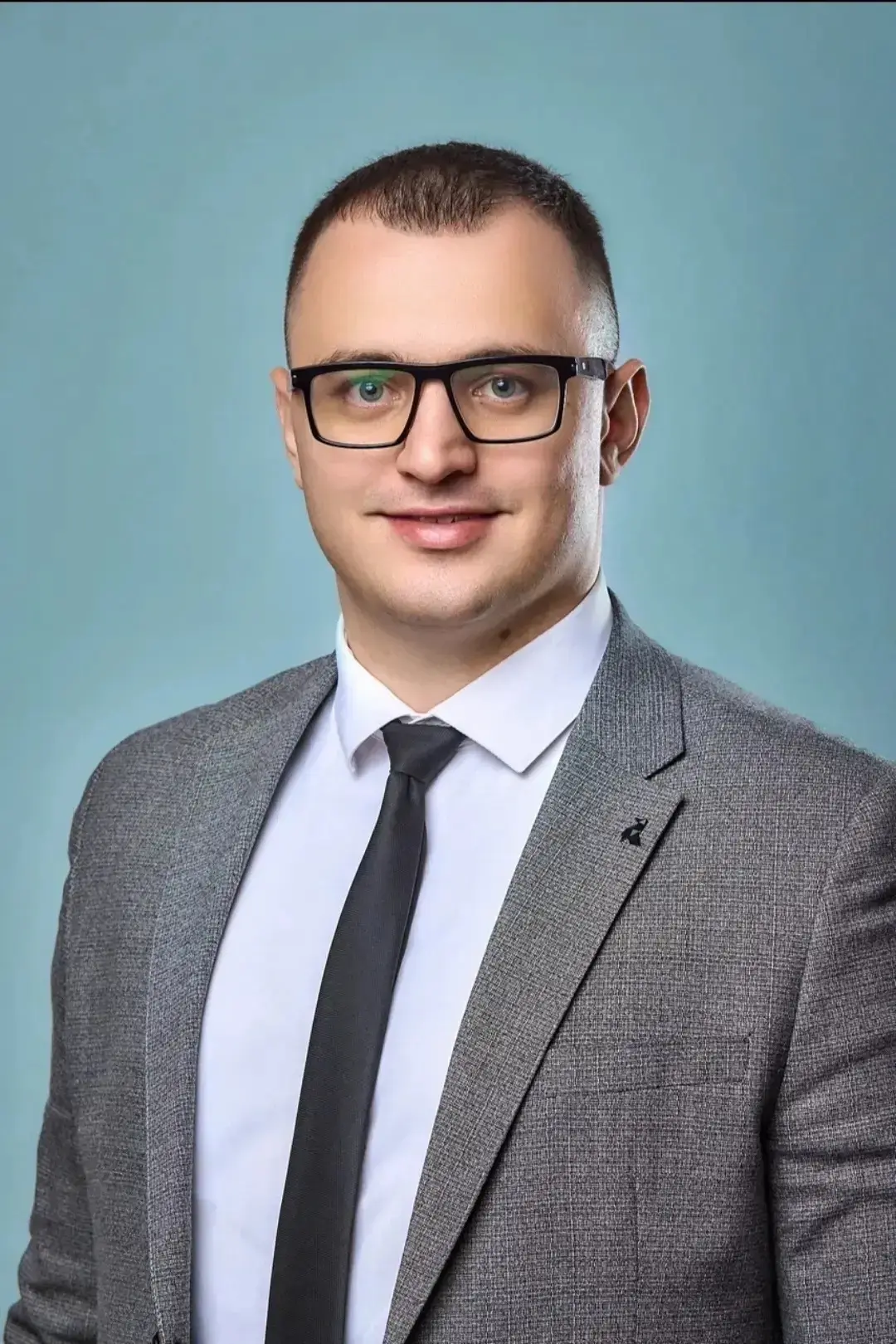 Губернатор Денис Паслер назначил Артема Гагауза заместителем директора регионального Де...