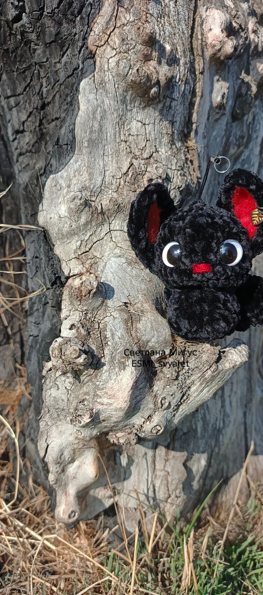 Летучая и любознательная мышка В НАЛИЧИИ 🖤🦇 Связана из плюшевой пряжи 😍 Мягкая и при...