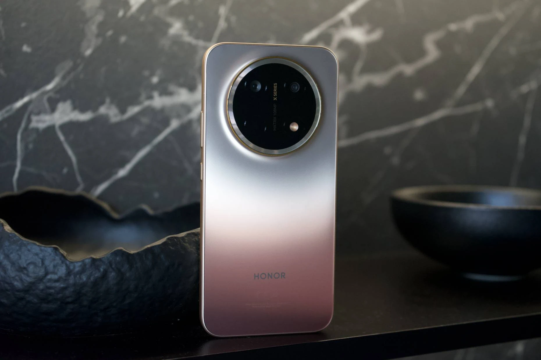 Обзор HONOR X9e Pro: тонкий защищенный смартфон с батареей на 11 000 мА·ч