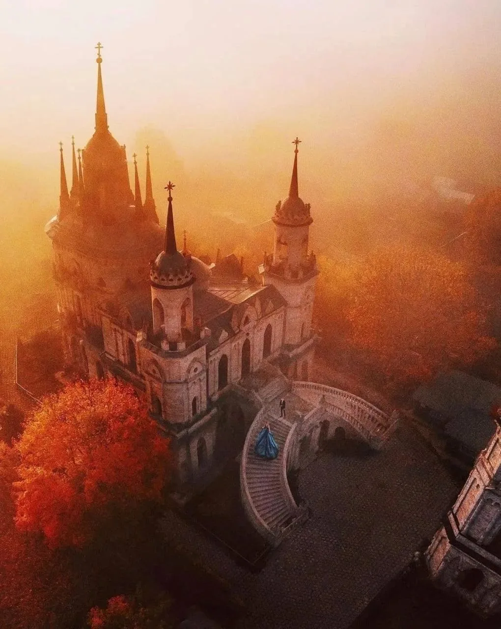 🏰 Готический замок с парком всего в нескольких километрах от Москвы