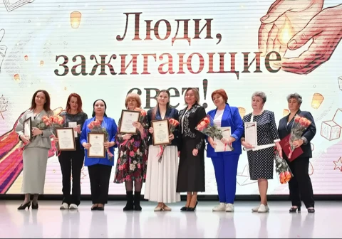 В СКК «Рондо» прошёл праздничный концерт «Люди, зажигающие свет!»